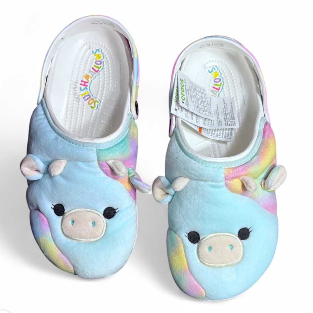 SQUISHMALLOW CAEDIA CROCS